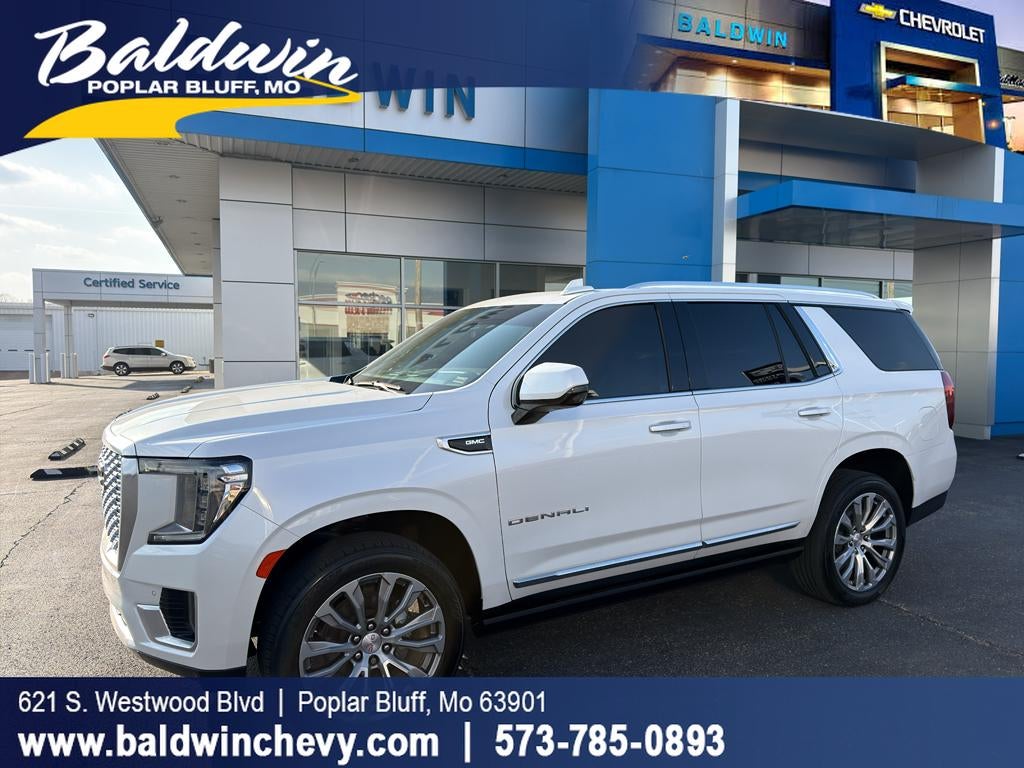 2021 GMC Yukon Denali in White Frost Tricoat — front three-quarter view