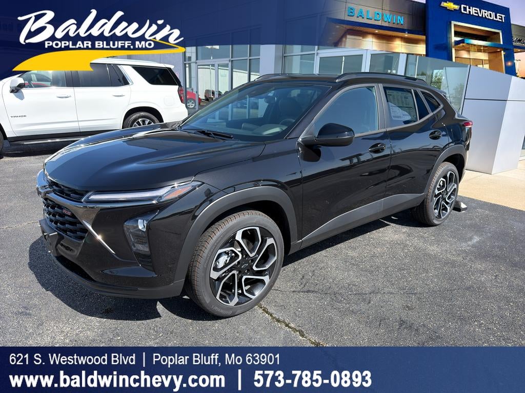 2026 Chevrolet Trax 2RS in Mosaic Black Metallic — front three-quarter view