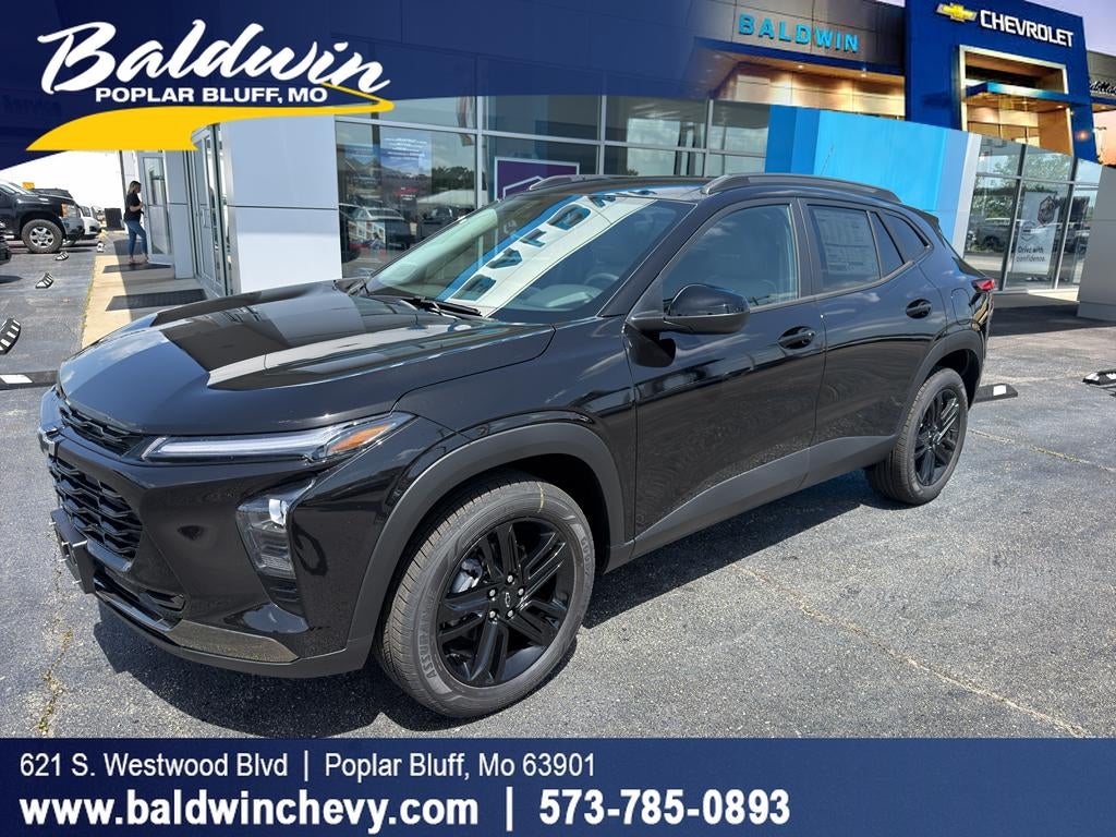 2026 Chevrolet Trax ACTIV in Mosaic Black Metallic — front three-quarter view